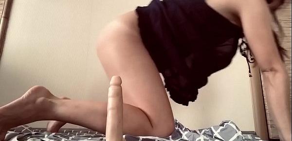  solo girl gets amazing orgasm with her toy dildo